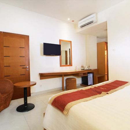 Hotel Bisanta Bidakara Tunjungan Surabaya Exterior photo