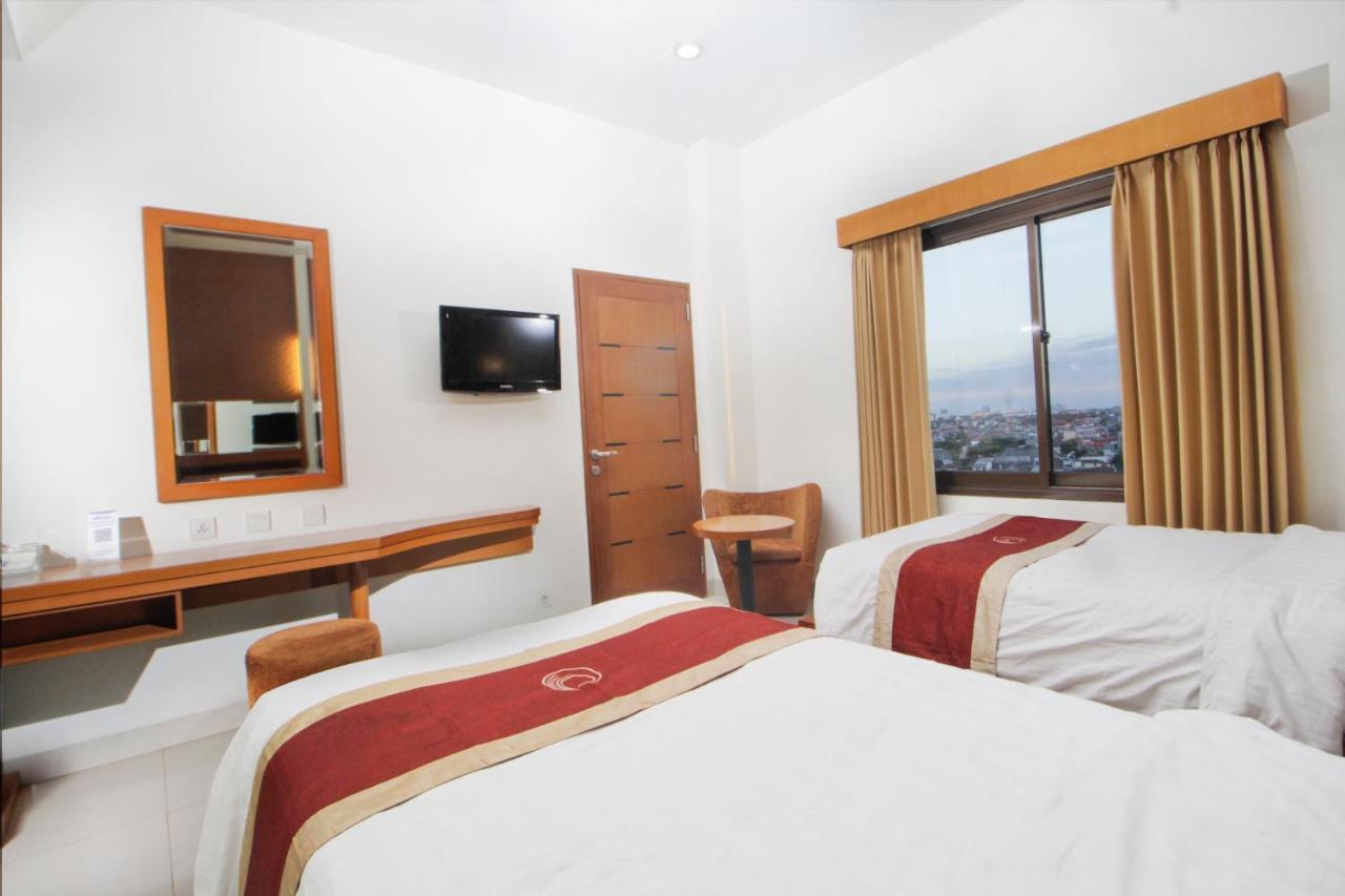 Hotel Bisanta Bidakara Tunjungan Surabaya Exterior photo